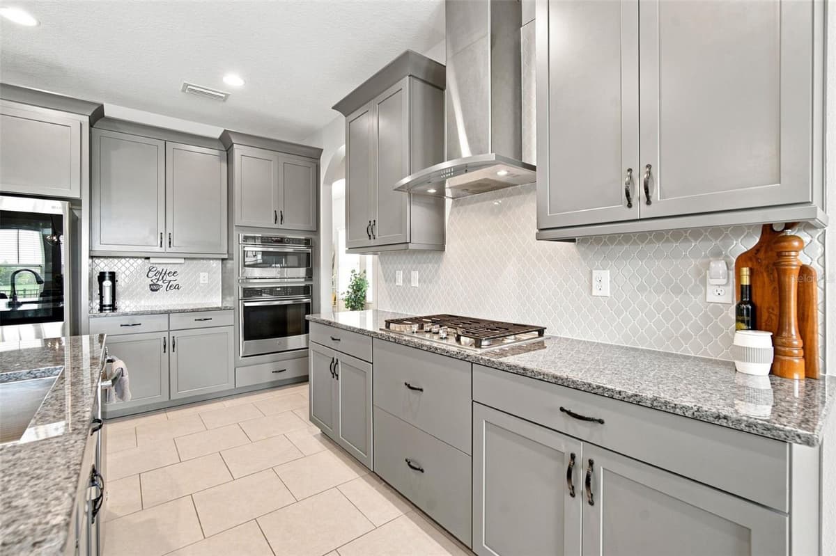 5306 SILVER SUN DRIVE — photo 14 of 100