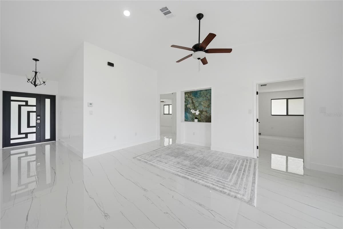 2705 MAURITANIA ROAD — photo 5 of 39