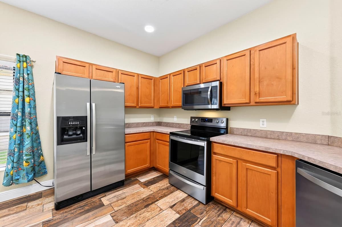 9011 MURANO MEWS COURT — photo 10 of 36
