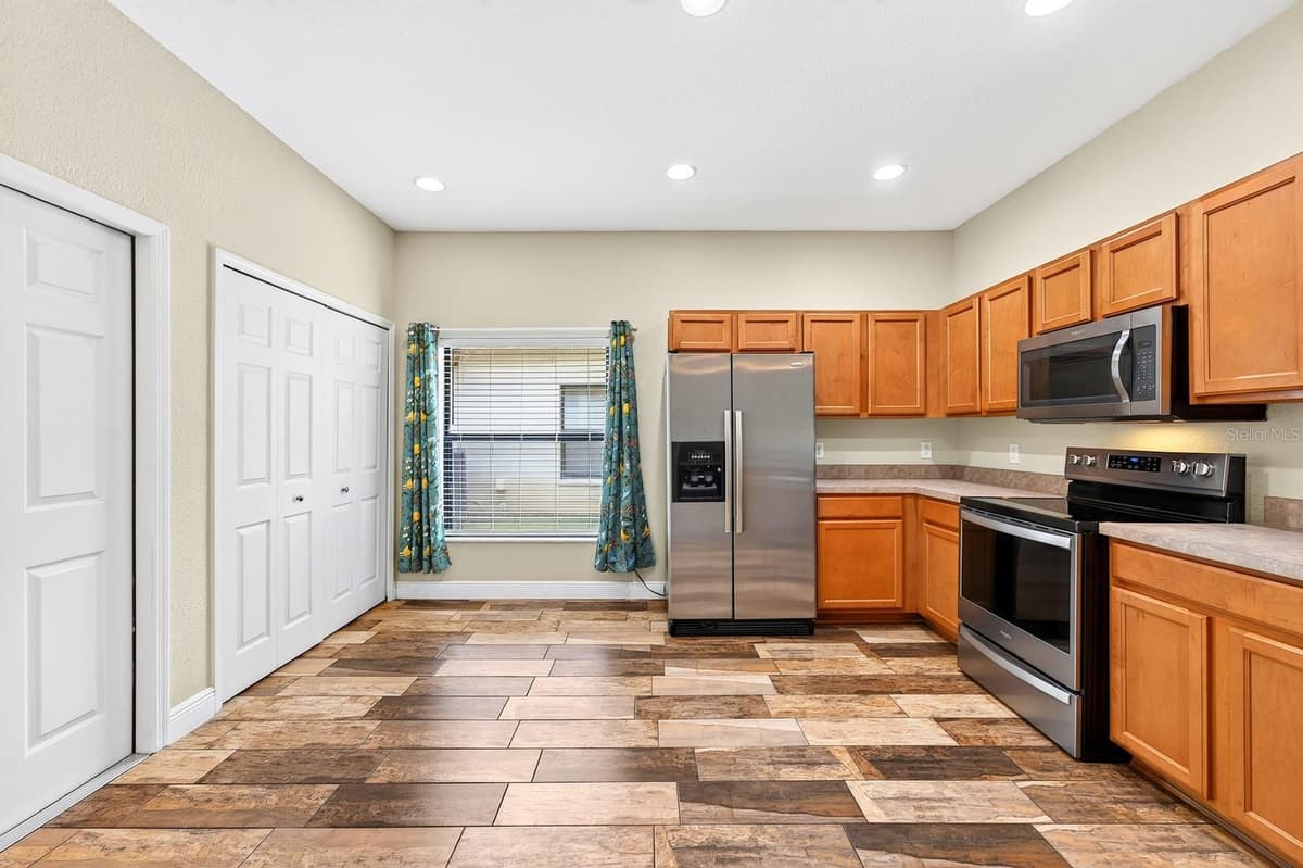 9011 MURANO MEWS COURT — photo 9 of 36