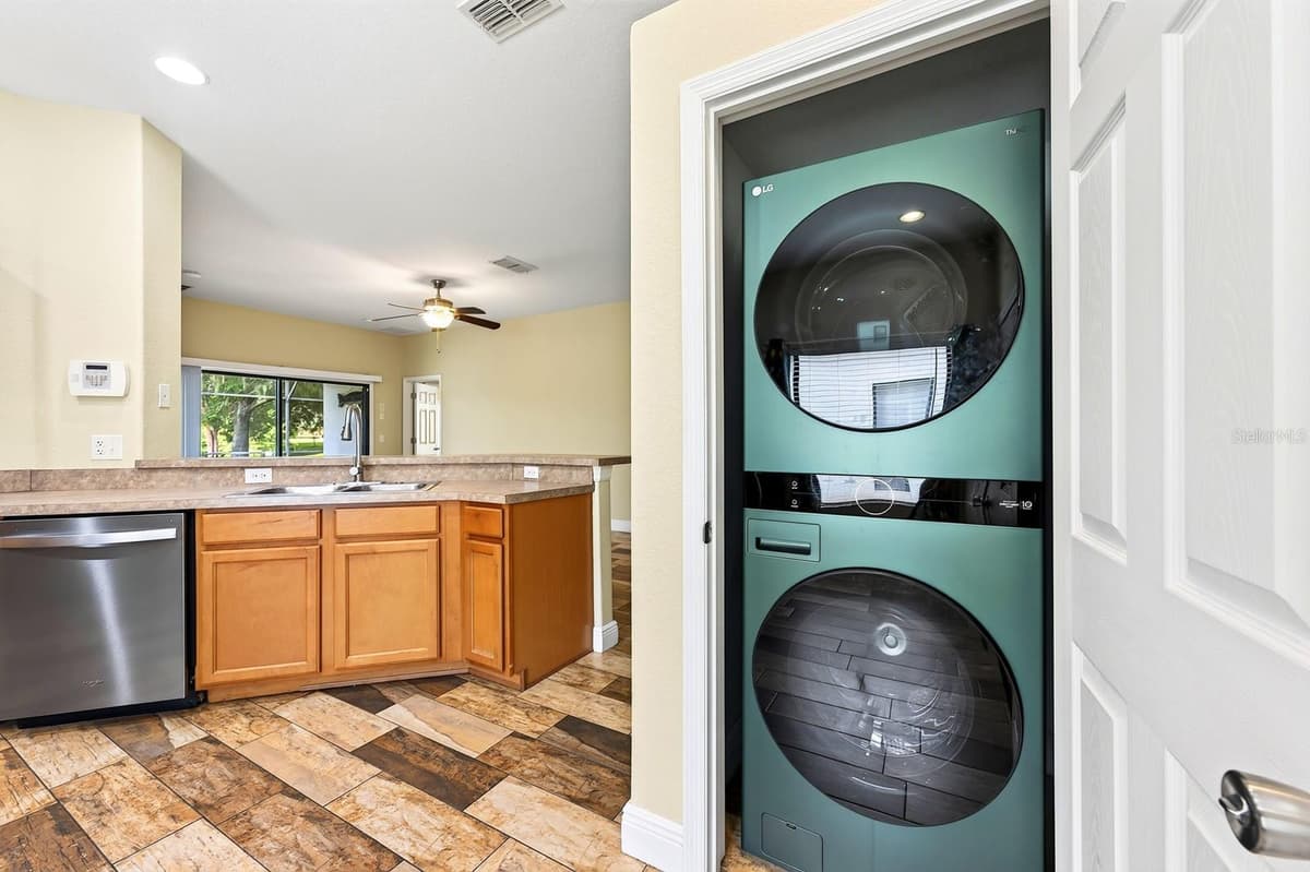 9011 MURANO MEWS COURT — photo 12 of 36