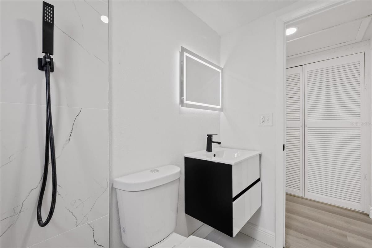 9240 STERLING LANE — photo 25 of 39
