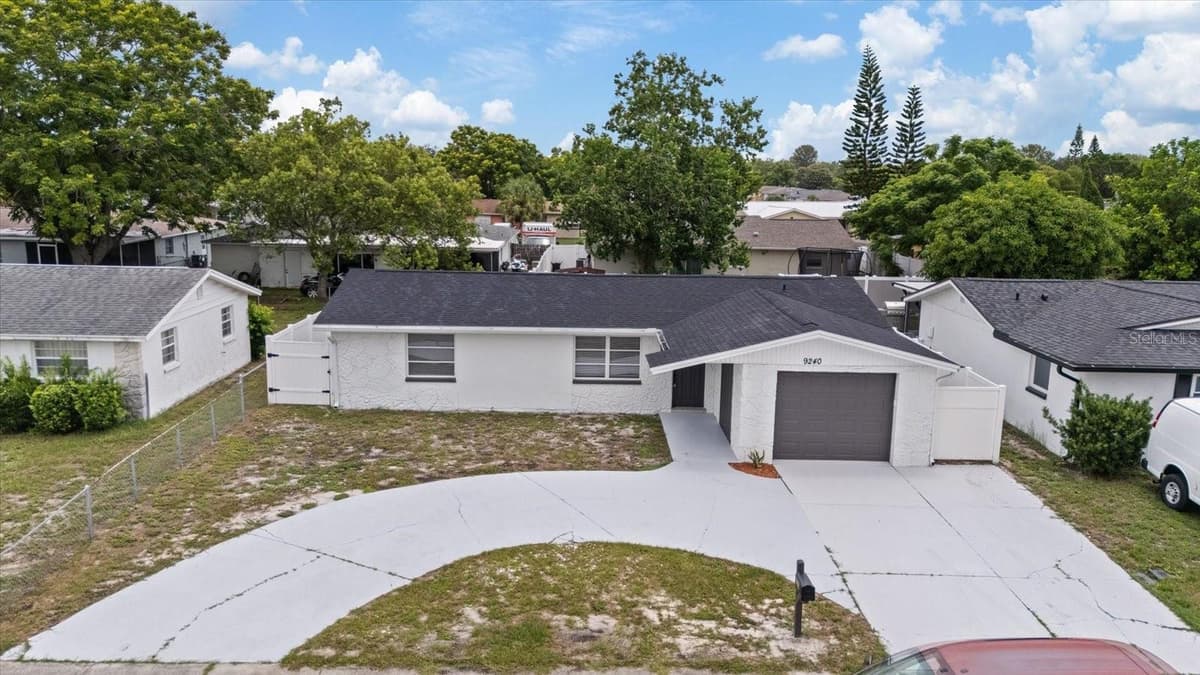 9240 STERLING LANE — photo 6 of 39