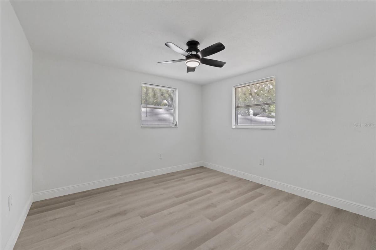 9240 STERLING LANE — photo 30 of 39