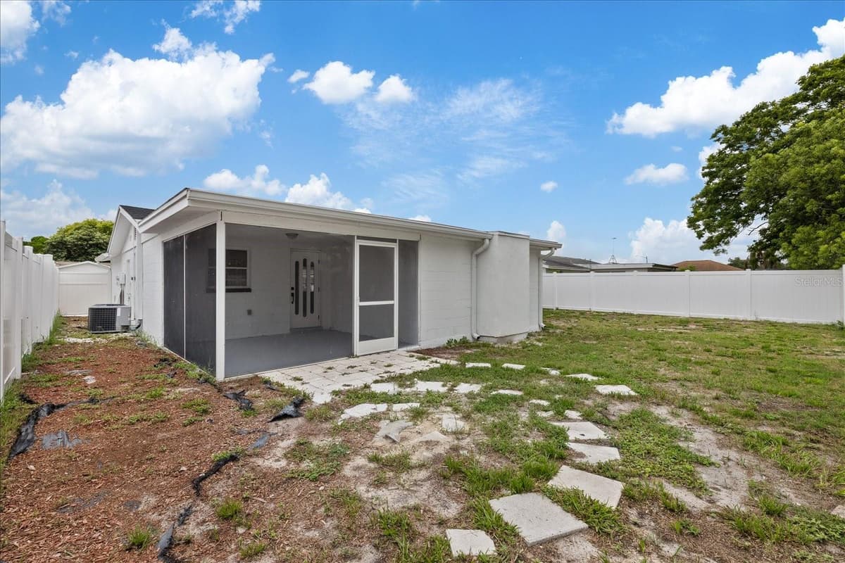 9240 STERLING LANE — photo 37 of 39