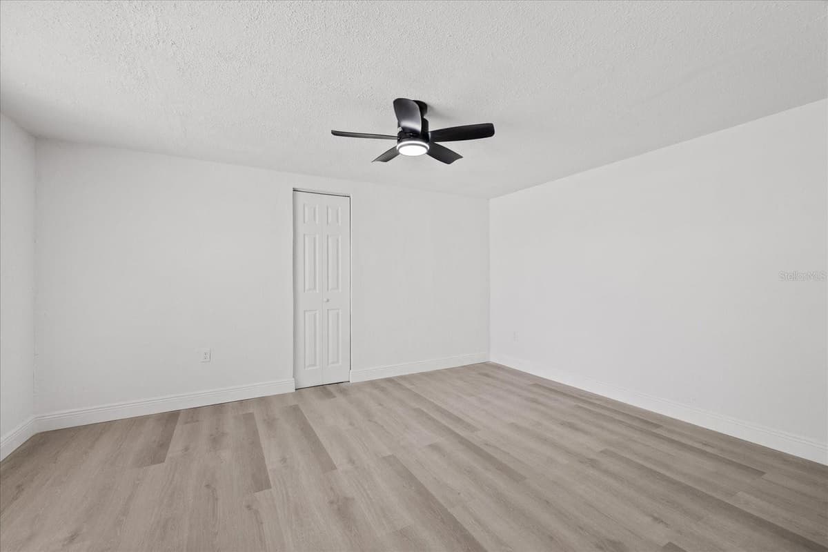 9240 STERLING LANE — photo 27 of 39