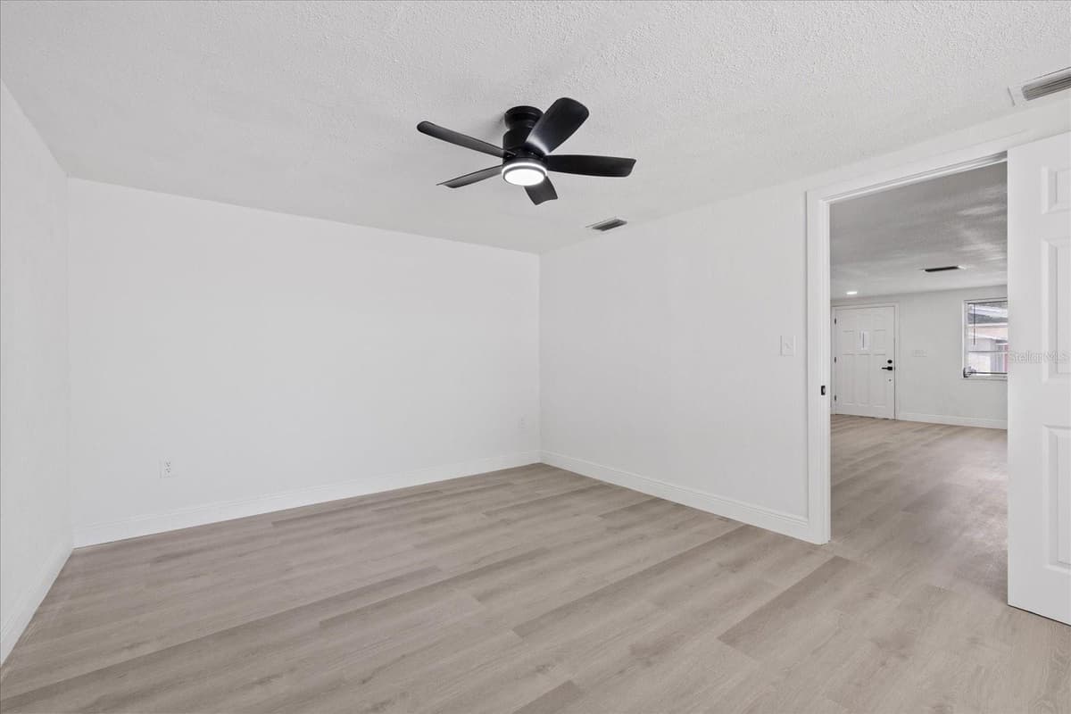 9240 STERLING LANE — photo 28 of 39