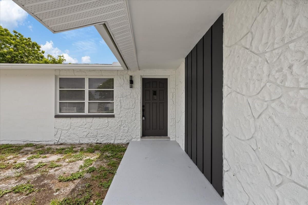 9240 STERLING LANE — photo 14 of 39