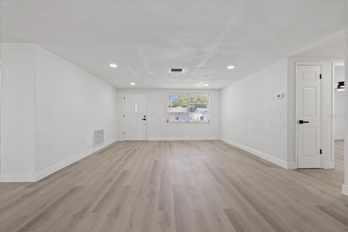 9240 STERLING LANE — photo 18 of 39