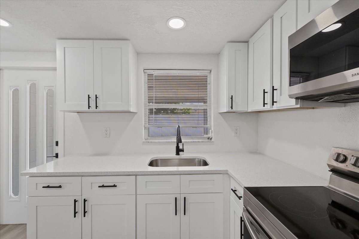 9240 STERLING LANE — photo 22 of 39