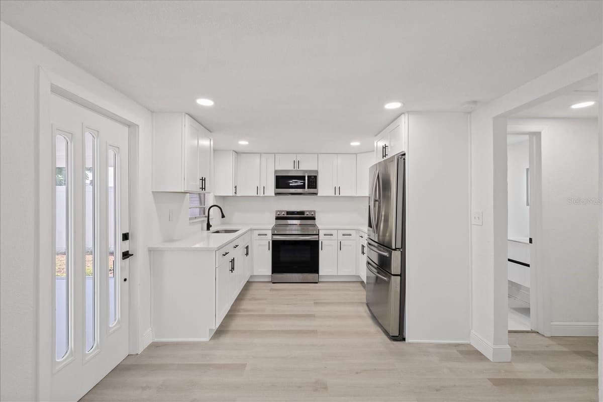 9240 STERLING LANE — photo 20 of 39
