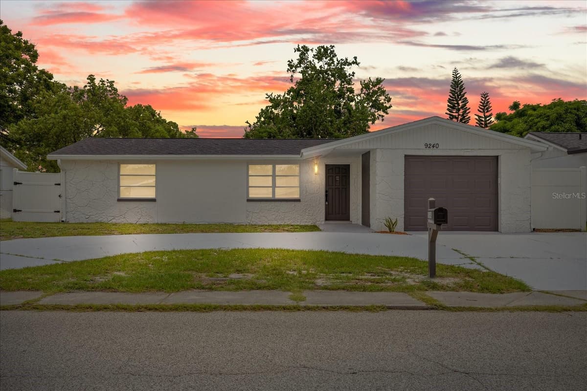 9240 STERLING LANE — photo 1 of 39