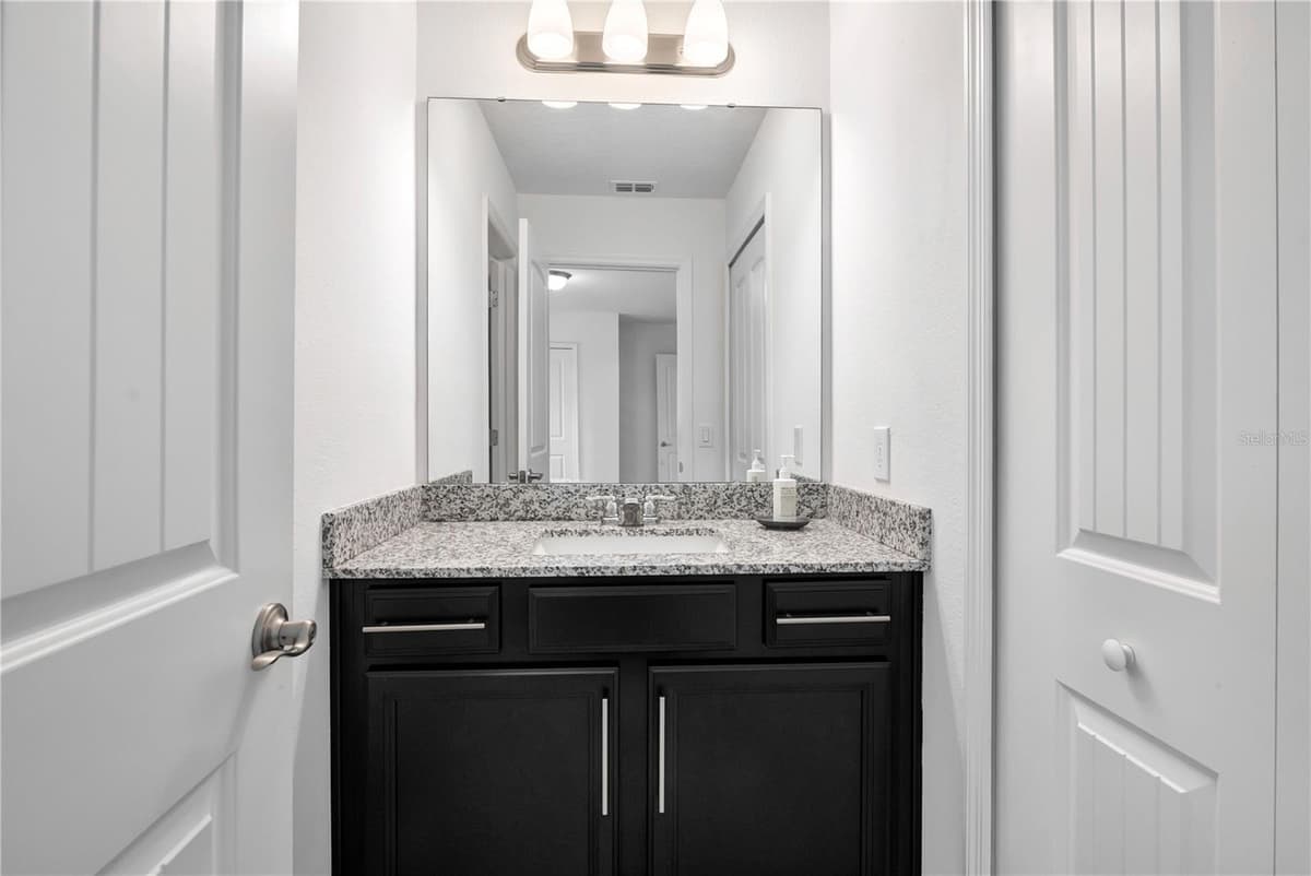 14172 DOVE HOLLOW DRIVE — photo 39 of 65
