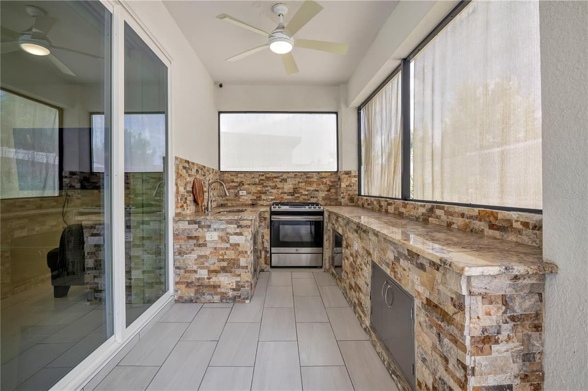 14172 DOVE HOLLOW DRIVE — photo 48 of 65
