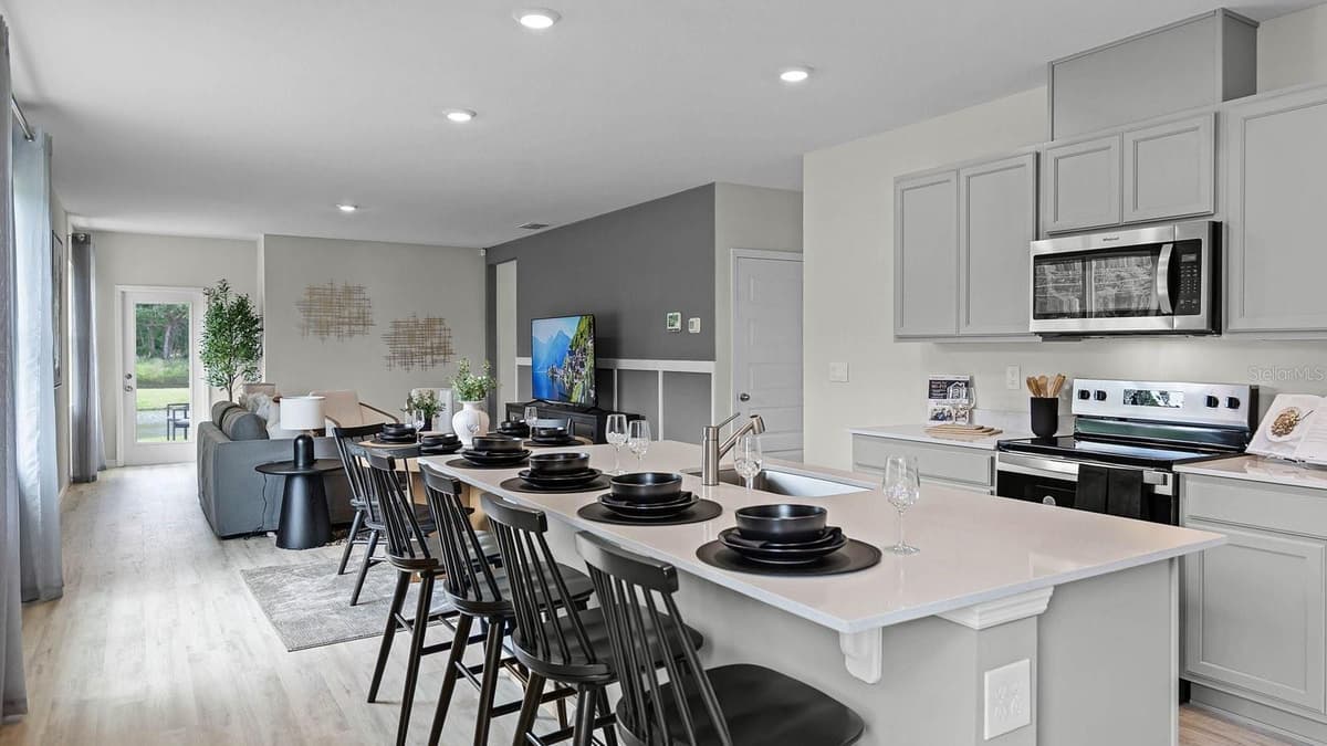 4053 GIORGIO DRIVE — photo 9 of 29