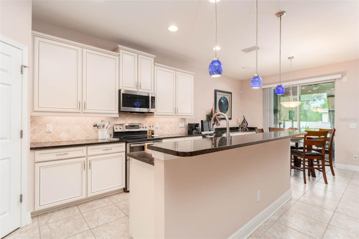 220 PARSONS WOODS DRIVE — photo 4 of 52
