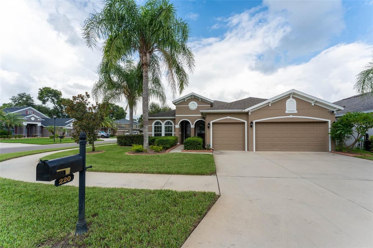 220 PARSONS WOODS DRIVE — photo 10 of 52
