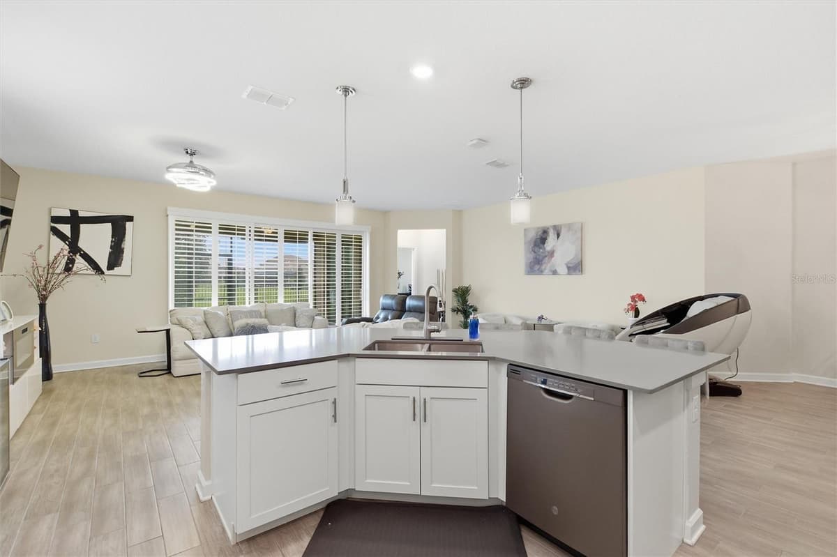 1077 DOWNSWING PL — photo 8 of 59