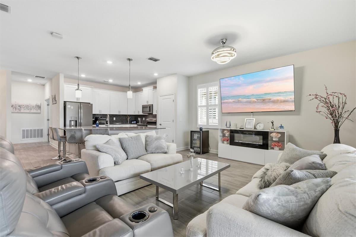 1077 DOWNSWING PL — photo 5 of 59