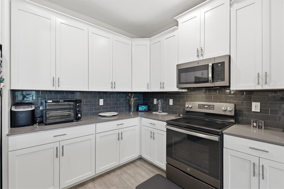 1077 DOWNSWING PL — photo 11 of 59