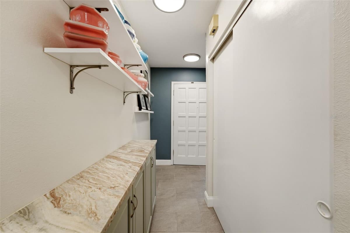 290 CAPRI AVENUE — photo 12 of 62