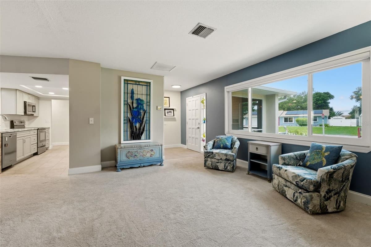 290 CAPRI AVENUE — photo 7 of 62