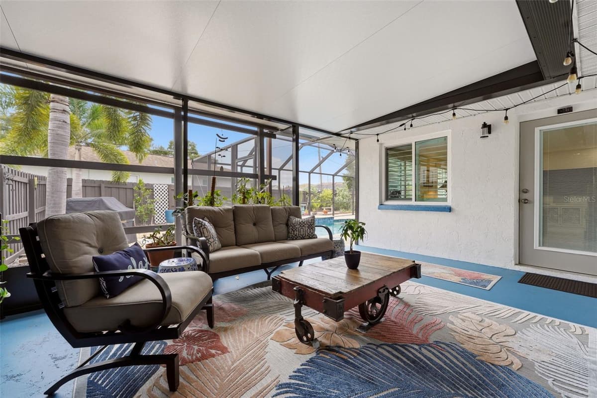 290 CAPRI AVENUE — photo 32 of 62