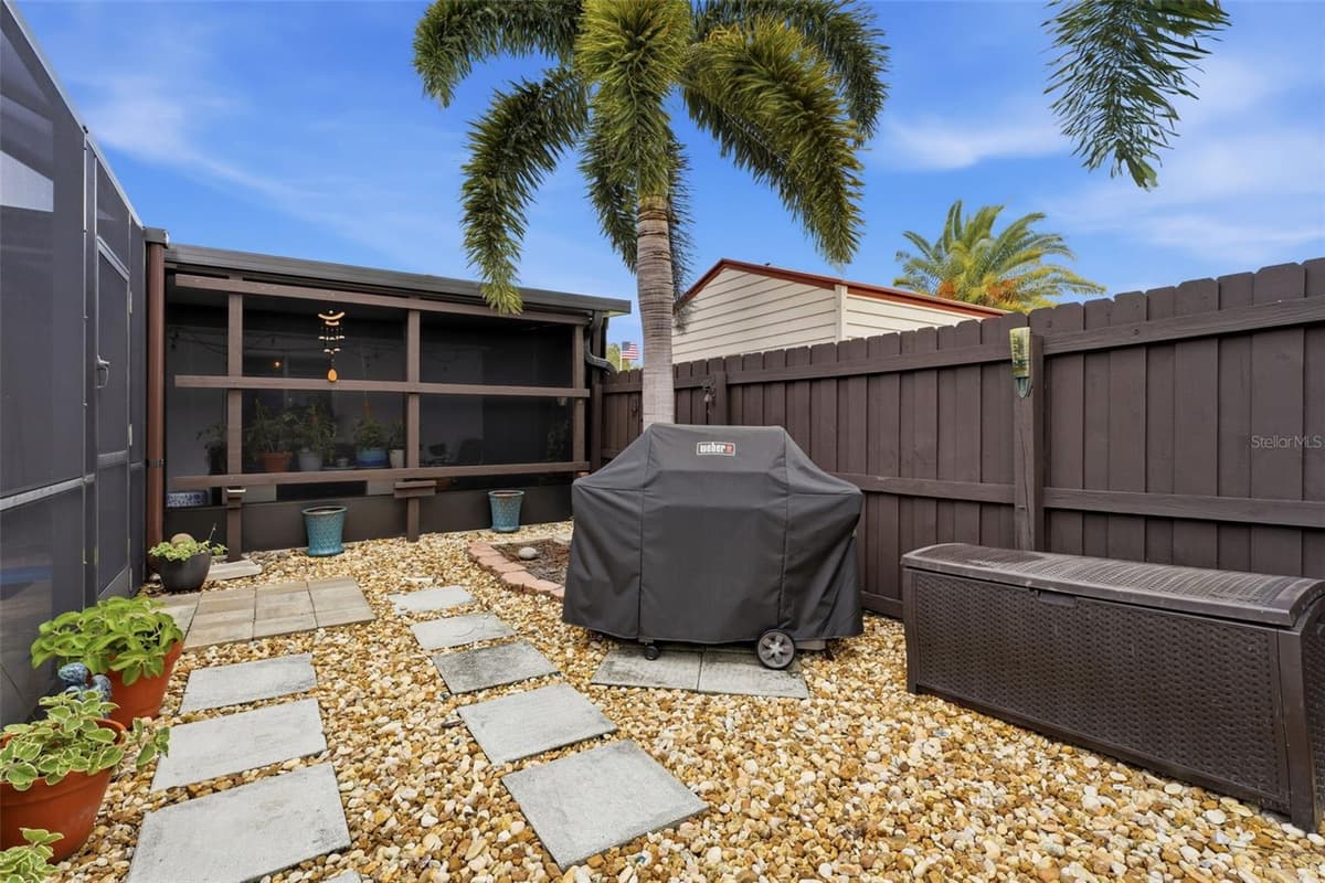 290 CAPRI AVENUE — photo 42 of 62