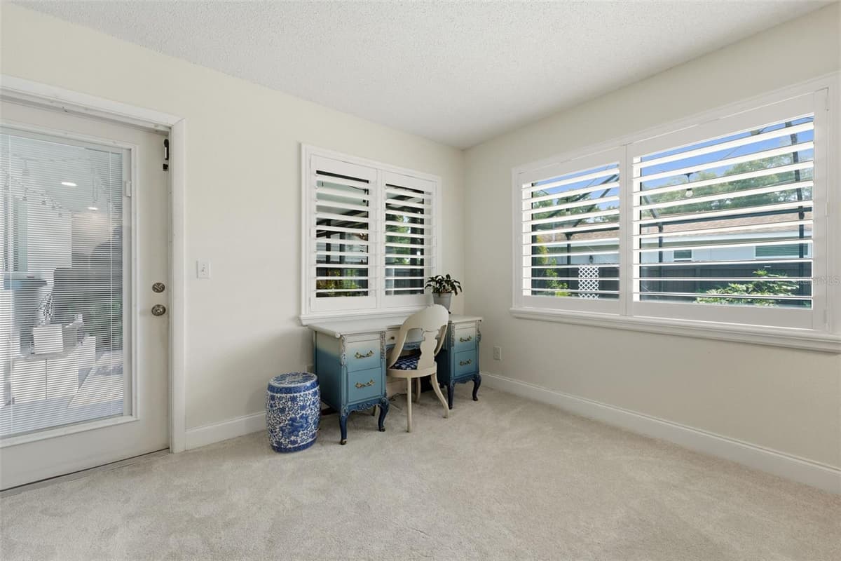 290 CAPRI AVENUE — photo 21 of 62