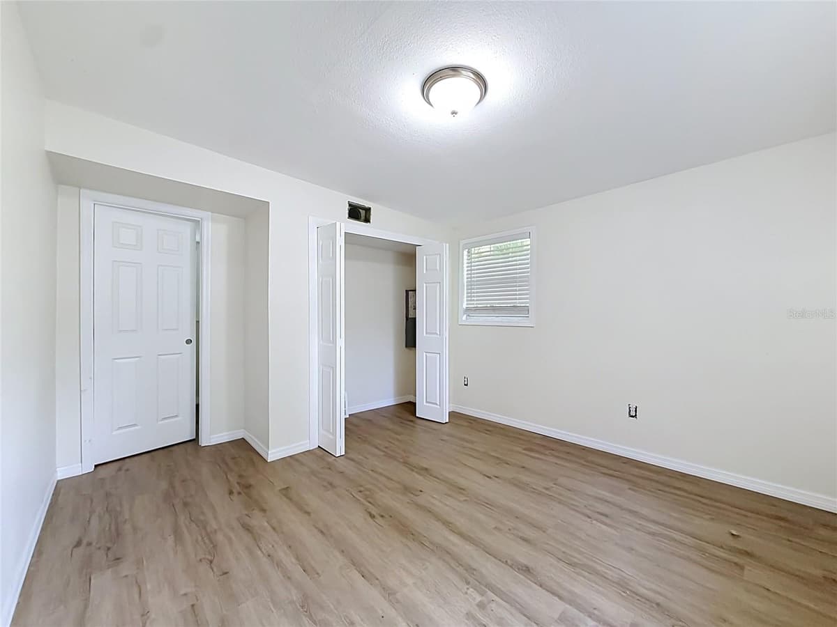 5360 ELM AVENUE — photo 18 of 38
