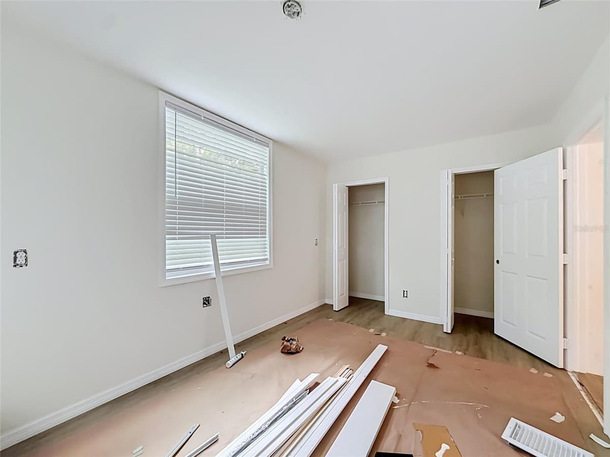 5360 ELM AVENUE — photo 12 of 38