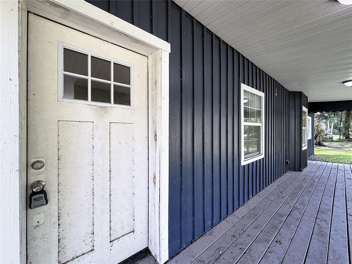 5360 ELM AVENUE — photo 6 of 38
