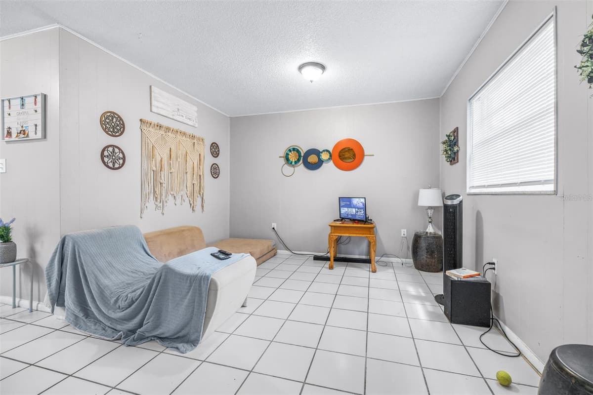 5901 GIBSON AVENUE — photo 35 of 54