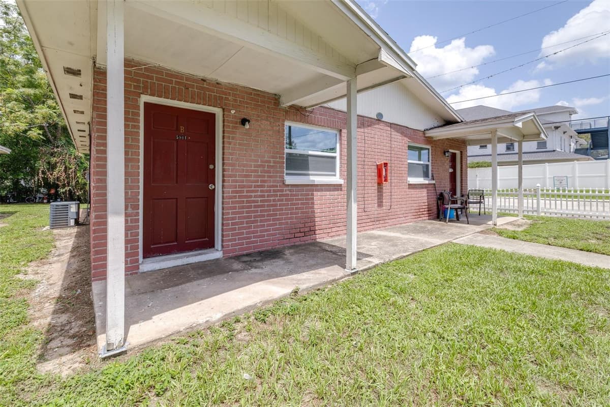 5901 GIBSON AVENUE — photo 4 of 54