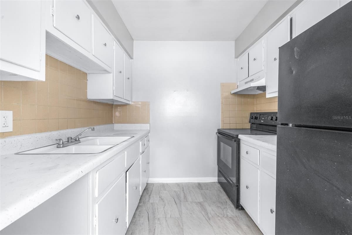 5901 GIBSON AVENUE — photo 10 of 54