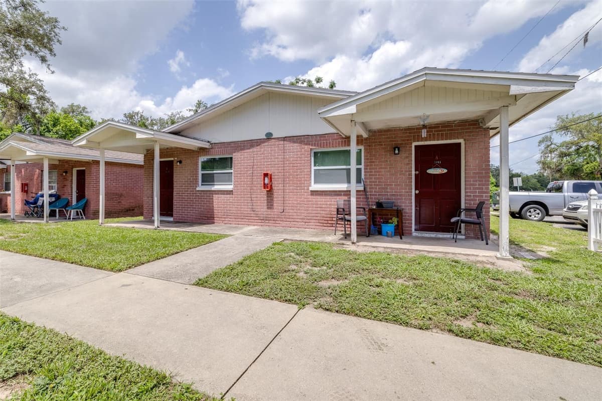 5901 GIBSON AVENUE — photo 3 of 54