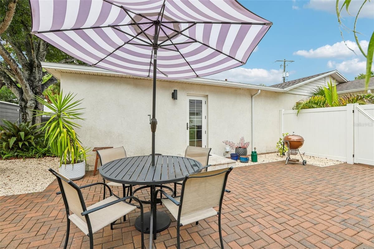 3525 PAUL AVENUE — photo 41 of 46