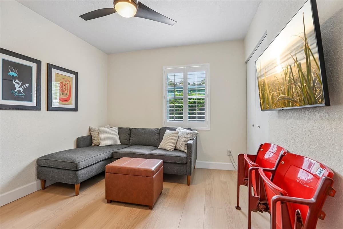 3525 PAUL AVENUE — photo 28 of 46