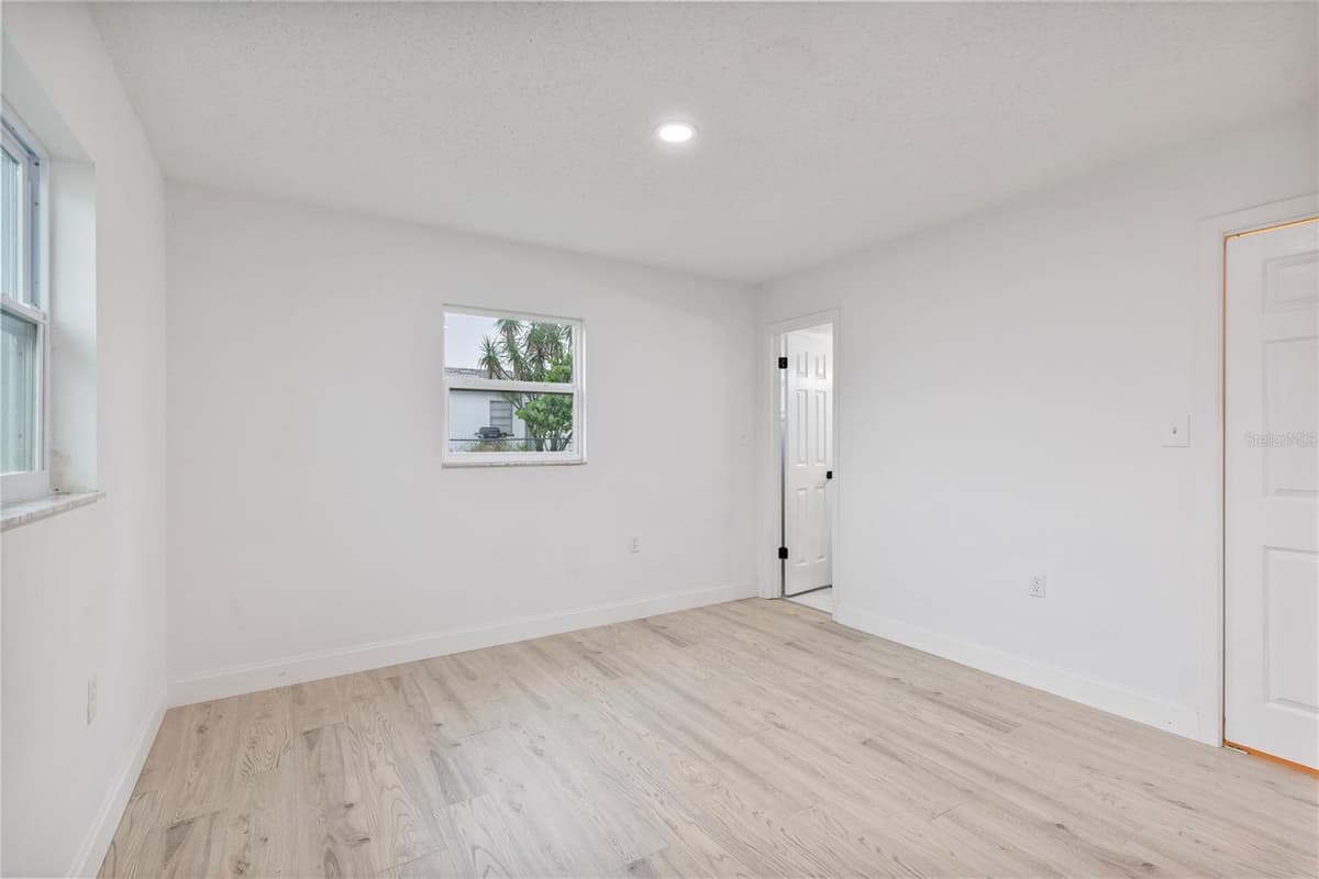 9324 WHITMAN LANE — photo 18 of 27