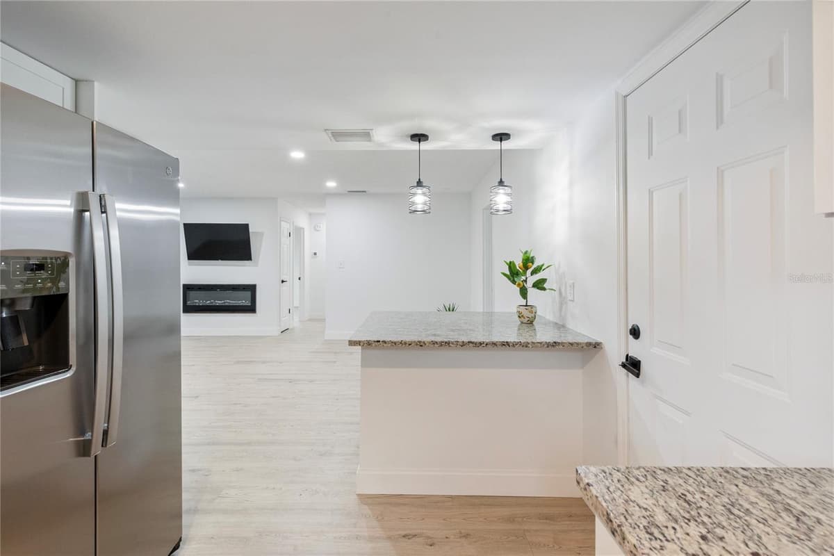 9324 WHITMAN LANE — photo 9 of 27