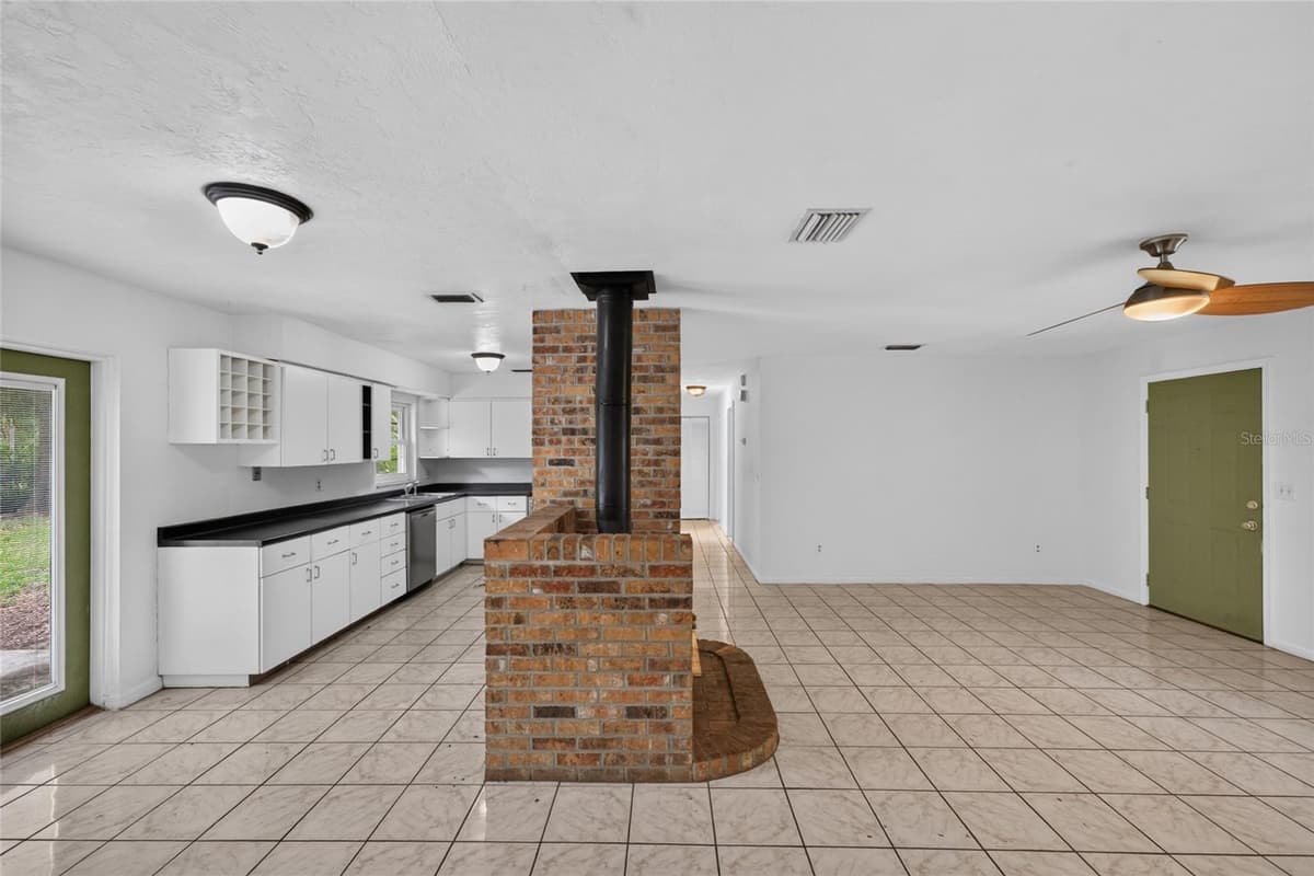4820 4TH PLACE — photo 8 of 46