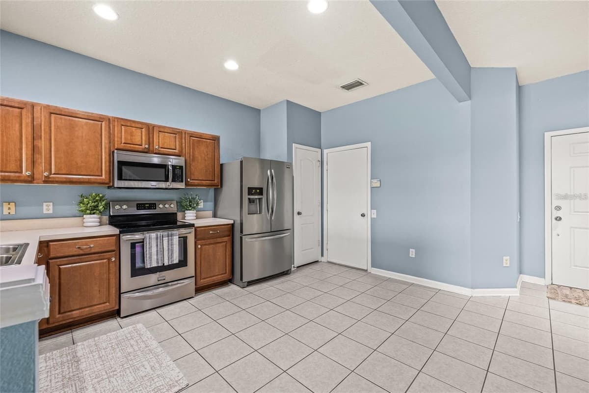 4879 POND RIDGE DRIVE — photo 10 of 57