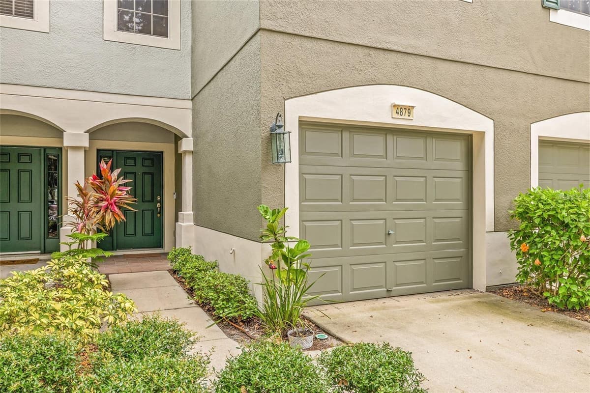 4879 POND RIDGE DRIVE — photo 4 of 57