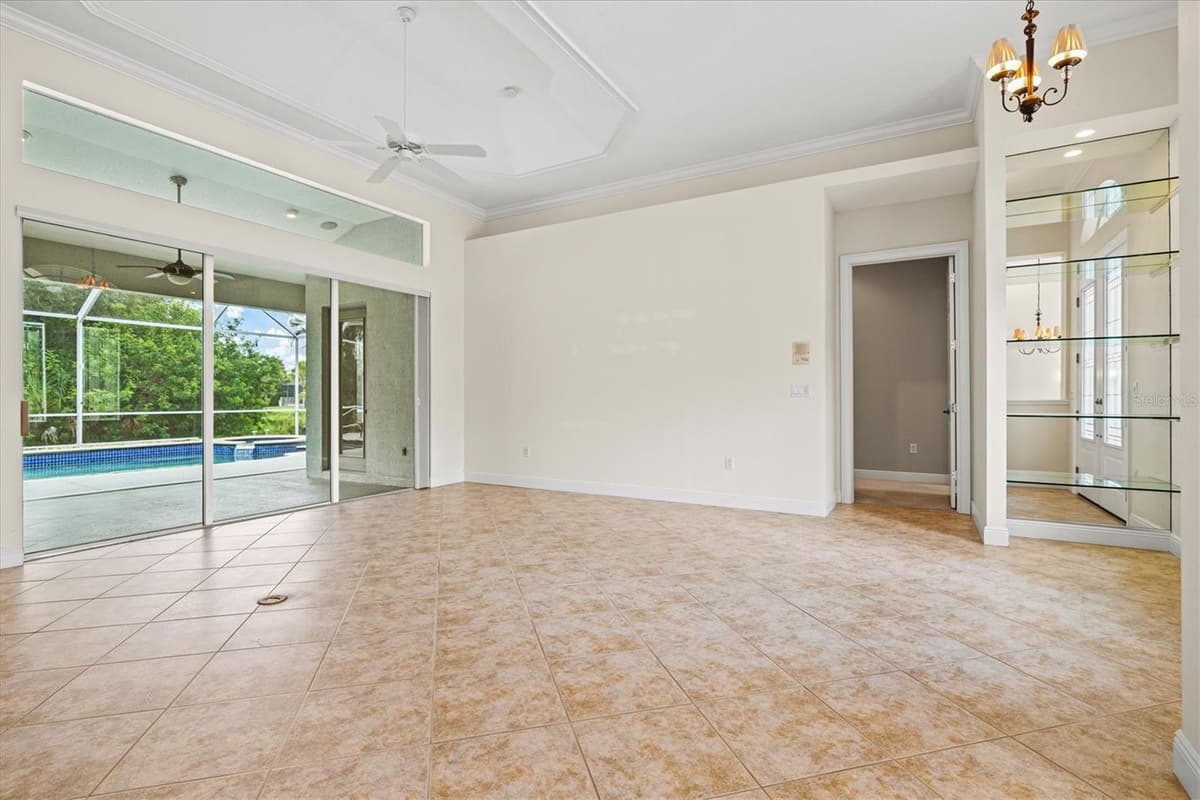 4364 CORSO VENETIA BOULEVARD — photo 15 of 92