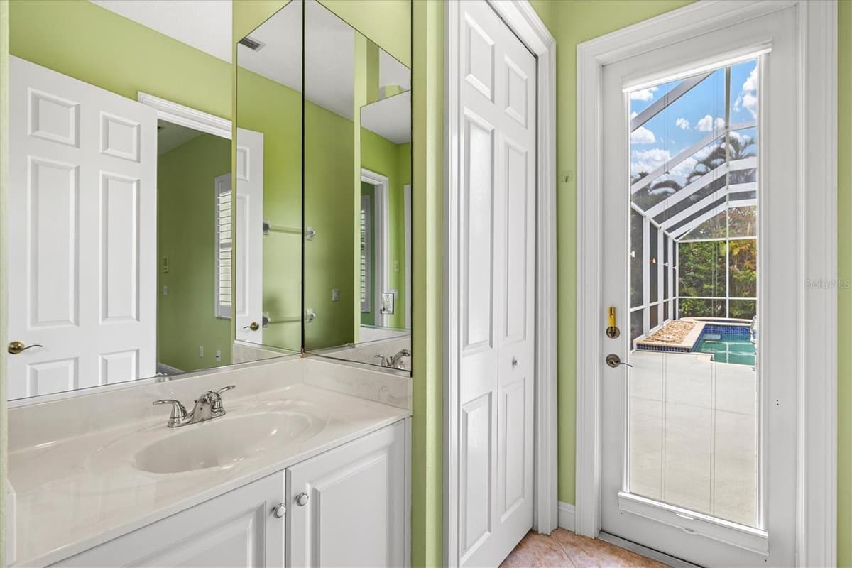 4364 CORSO VENETIA BOULEVARD — photo 49 of 92
