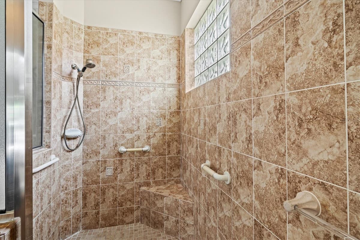 4364 CORSO VENETIA BOULEVARD — photo 45 of 92