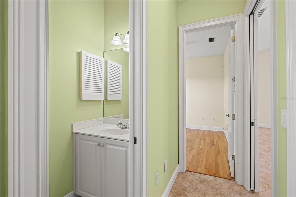 4364 CORSO VENETIA BOULEVARD — photo 52 of 92