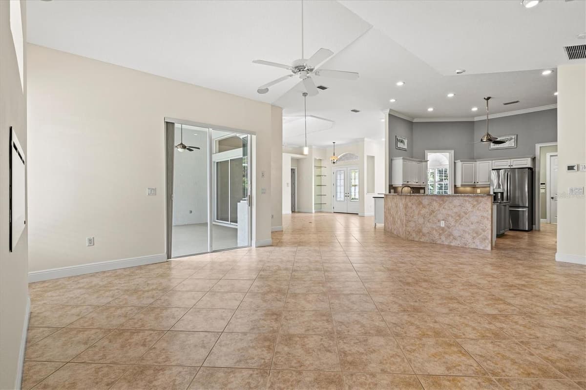 4364 CORSO VENETIA BOULEVARD — photo 33 of 92