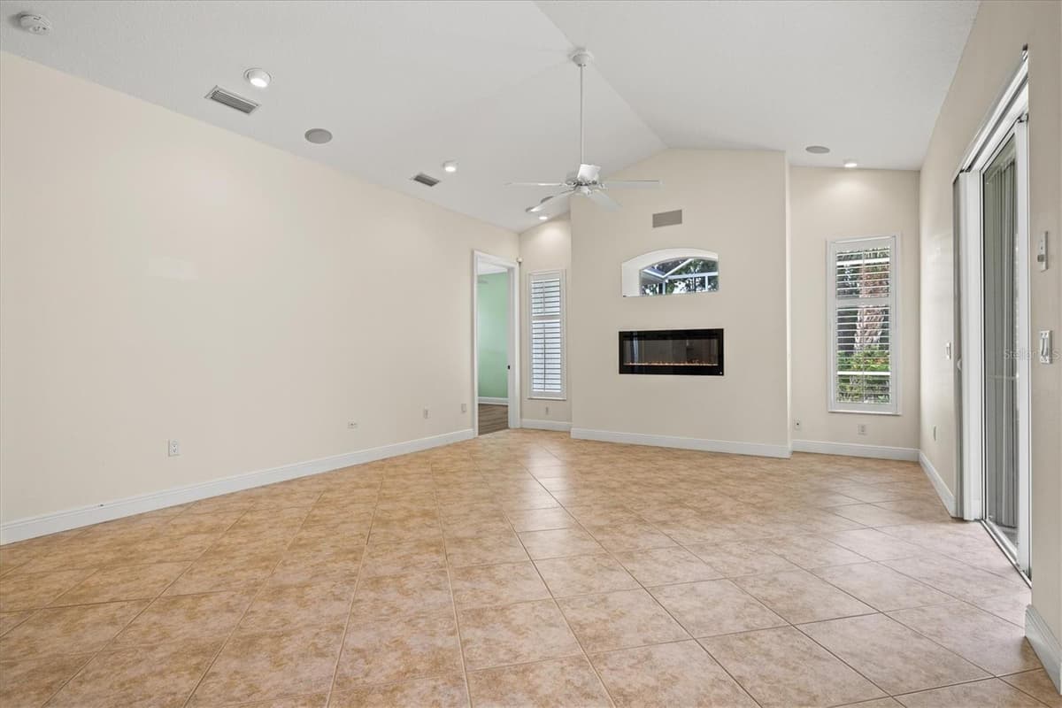 4364 CORSO VENETIA BOULEVARD — photo 31 of 92