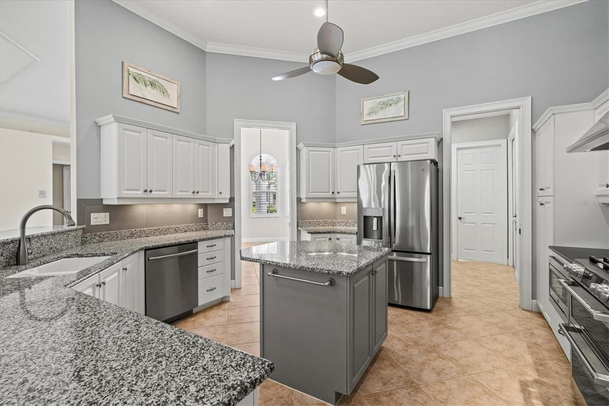4364 CORSO VENETIA BOULEVARD — photo 24 of 92